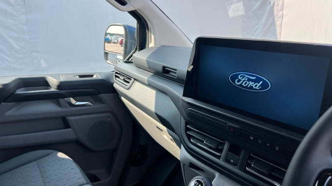 Ford Transit Custom 280 L1 Diesel Fwd 2.0 EcoBlue 136ps H1 Van Limited - Image 14